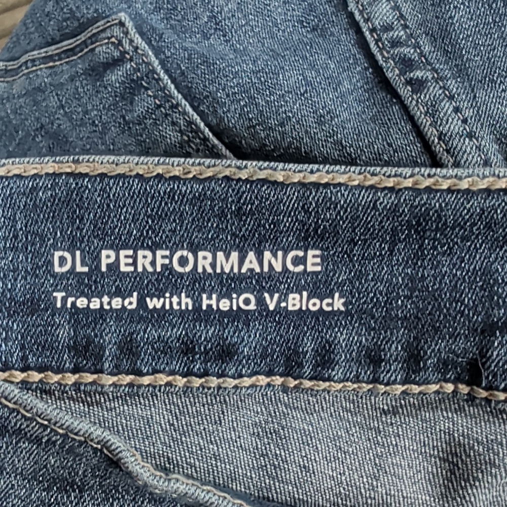 DL1961 Women's Mara Straight Jean - Picture 11 of 11